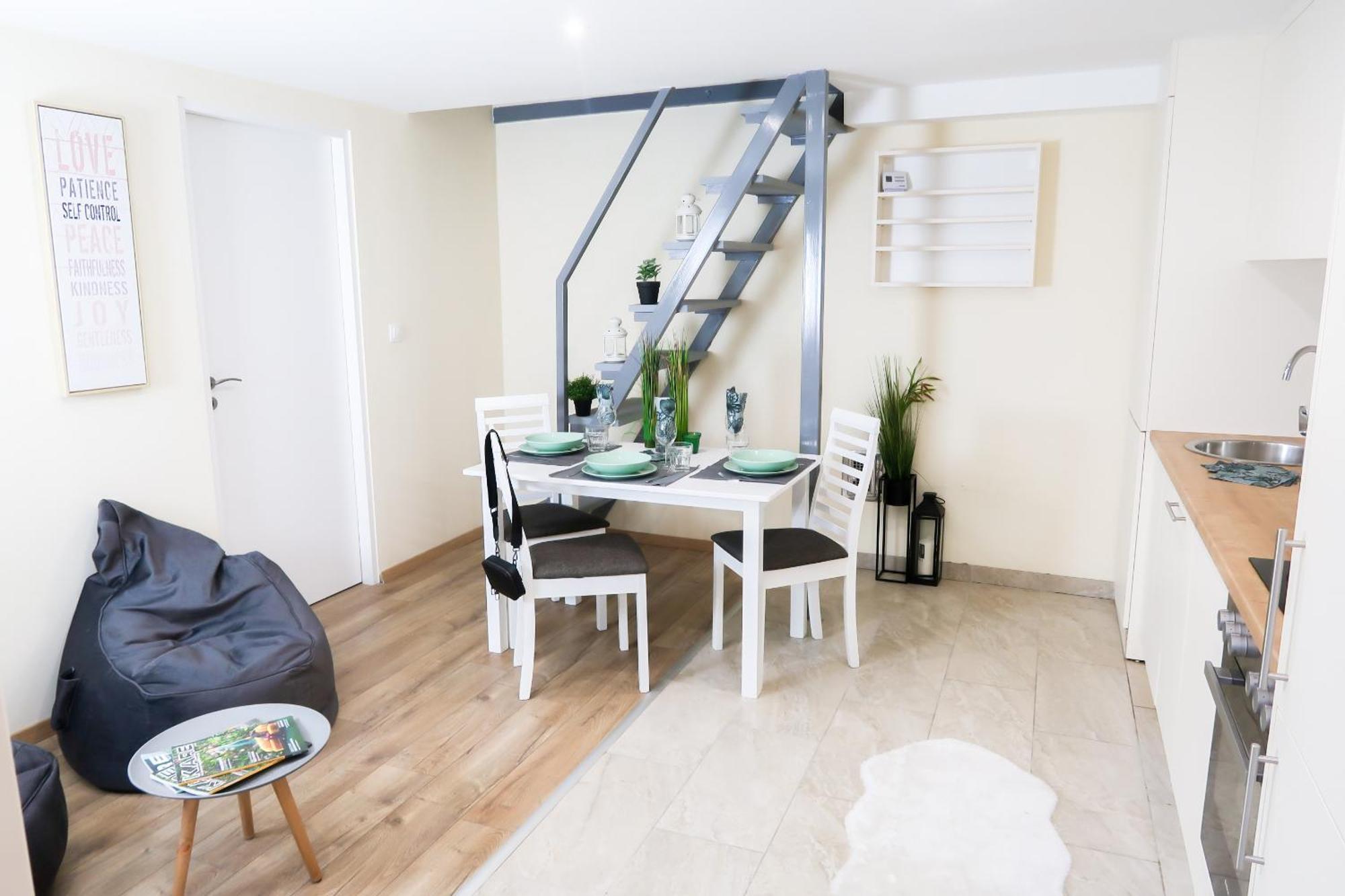Budapest City Center, Nicely Renovated Apartment With 3 Bedrooms Buitenkant foto