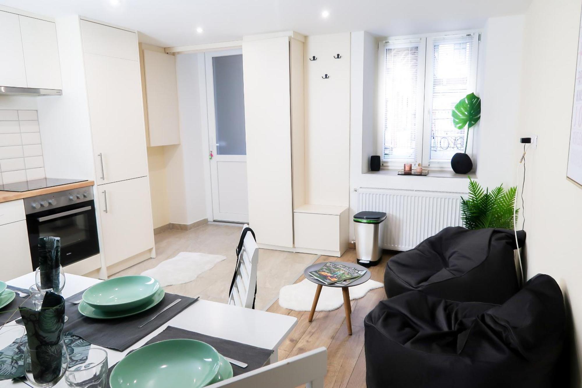 Budapest City Center, Nicely Renovated Apartment With 3 Bedrooms Buitenkant foto